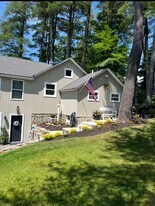 880 W Wakefield Blvd in Winchester, CT - Building Photo