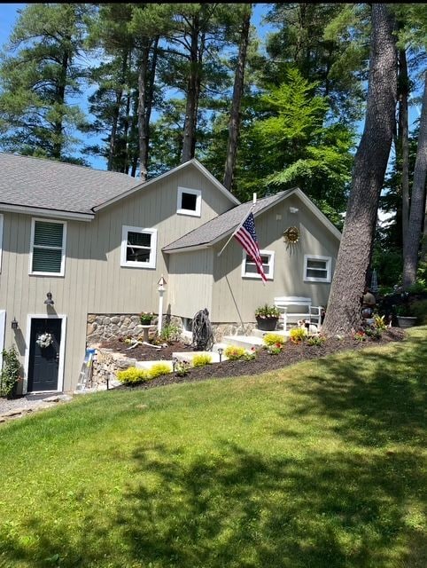 property at 880 W Wakefield Blvd