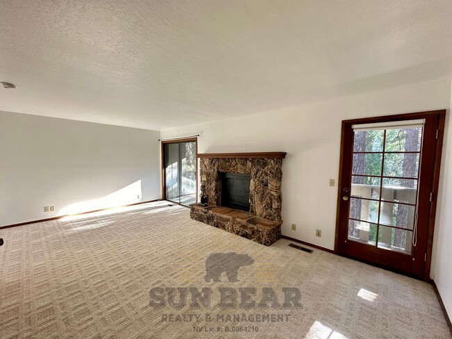 696 Village Blvd in Incline Village, NV - Building Photo - Building Photo
