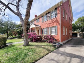1728 Hawthorne St in Houston, TX - Foto de edificio - Building Photo