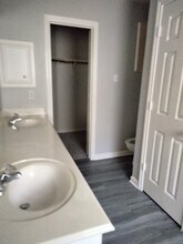 208 Canterbury Dr in Conroe, TX - Building Photo - Building Photo