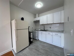 502 Washington Ave, Unit 1 in Belleville, NJ - Building Photo - Building Photo