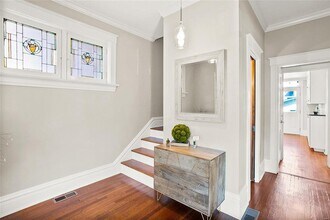10 Lawn Pl in St. Louis, MO - Building Photo - Building Photo