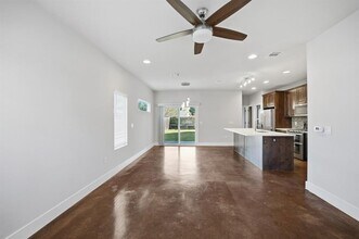 1125 Walton Ln in Austin, TX - Building Photo - Building Photo