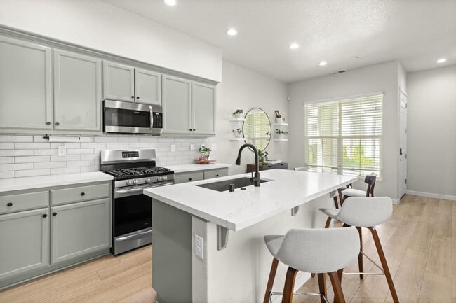 3286 Owl ct in West Sacramento, CA - Building Photo - Building Photo