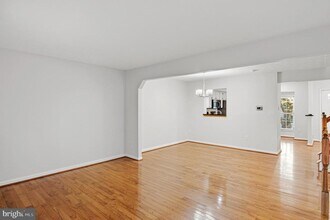 7951 Brightmeadow Ct in Ellicott City, MD - Foto de edificio - Building Photo