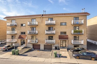 9030 Boul in Montréal, QC - Building Photo