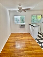 4900 Woodman Ave in Sherman Oaks, CA - Building Photo - Building Photo