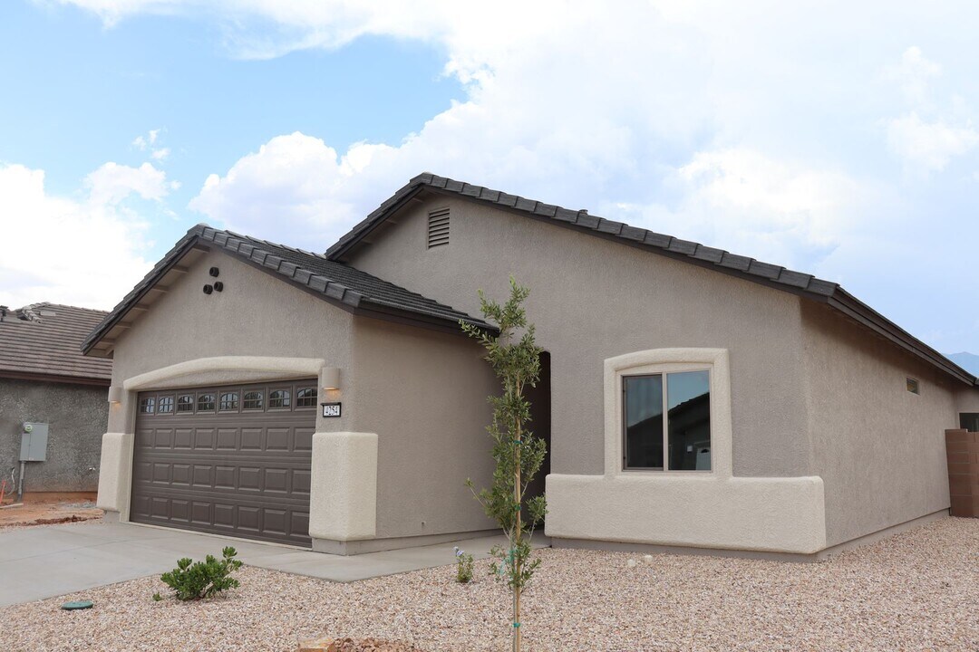 4254 Tinker Dr in Sierra Vista, AZ - Building Photo