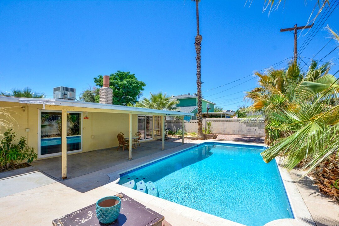 2198 Palora Ave in Las Vegas, NV - Building Photo