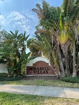 805 Villa Cir in Boynton Beach, FL - Building Photo