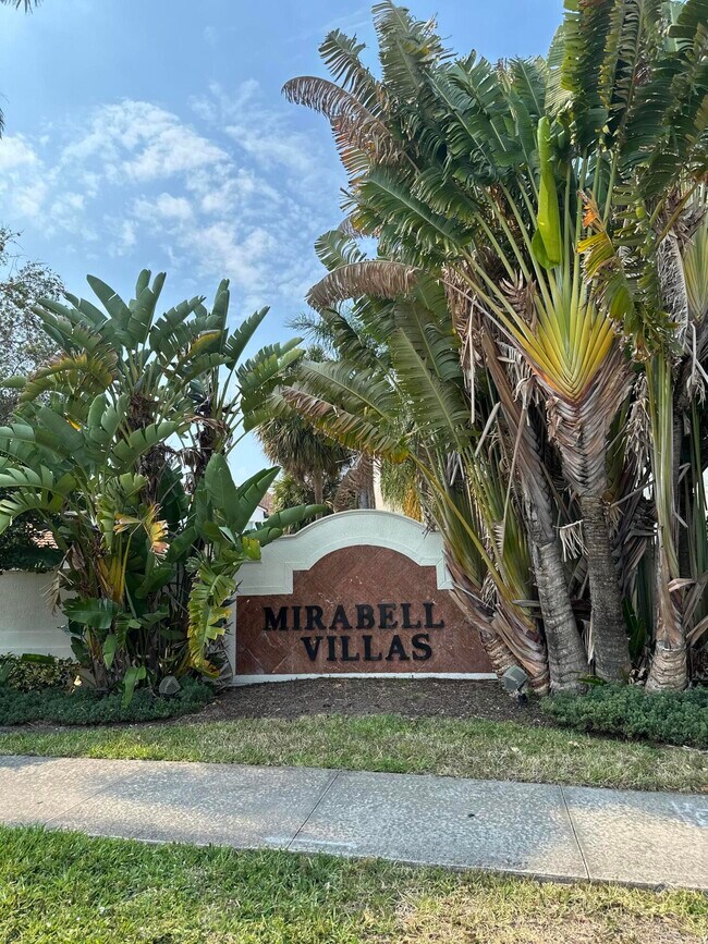 property at 805 Villa Cir
