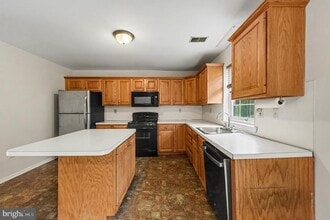 1802 Harrison Ct in Norristown, PA - Building Photo - Building Photo