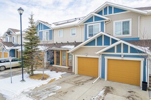 18 Sage Hill Cmn NW in Calgary, AB - Building Photo