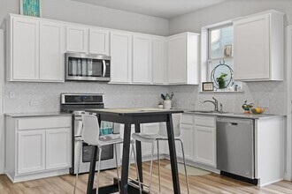 8002 Mandela Bend in Austin, TX - Foto de edificio - Building Photo