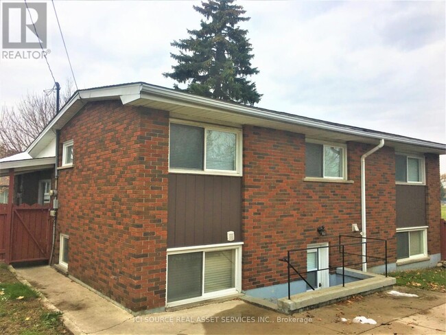1 Vera Ct in Hamilton, ON - Building Photo - Building Photo