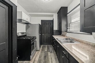 2219 E Gregory Blvd in Kansas City, MO - Building Photo - Building Photo