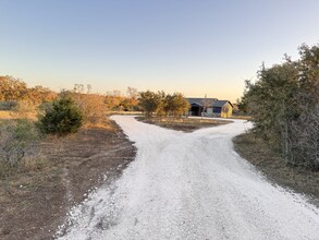 374 Red Byrd Ln in Pipe Creek, TX - Building Photo - Building Photo