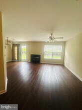 135 Cardinal Ln in Hummelstown, PA - Building Photo - Building Photo