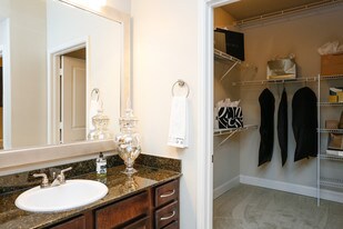 Aston Post Oak in Houston, TX - Building Photo