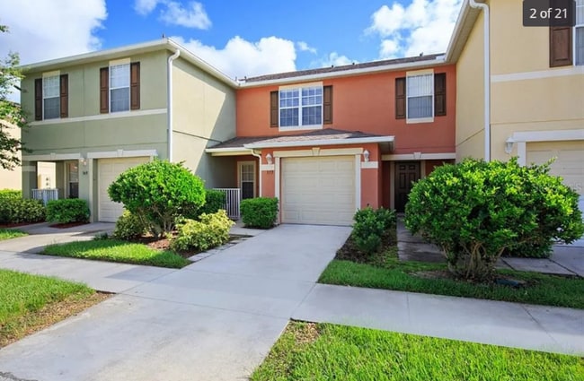 553 Cresting Oak Cir in Orlando, FL - Building Photo - Building Photo