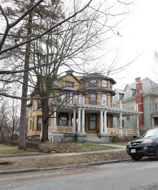 155 Wendell Ave in Pittsfield, MA - Foto de edificio - Building Photo