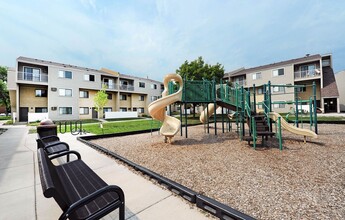 Village Green in Fridley, MN - Building Photo - Building Photo