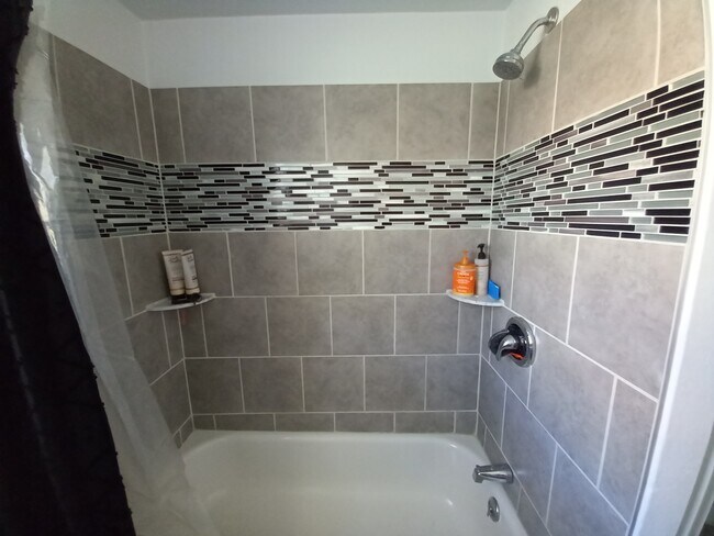 441 Kingsboro St in Pittsburgh, PA - Foto de edificio - Building Photo