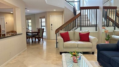 3308 Old Oak Ln in Hollywood, FL - Building Photo - Building Photo
