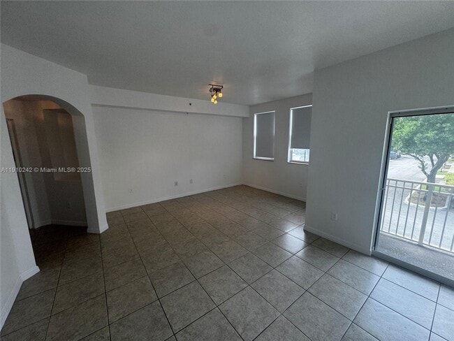 8999 NW 107 Ct in Doral, FL - Building Photo - Building Photo