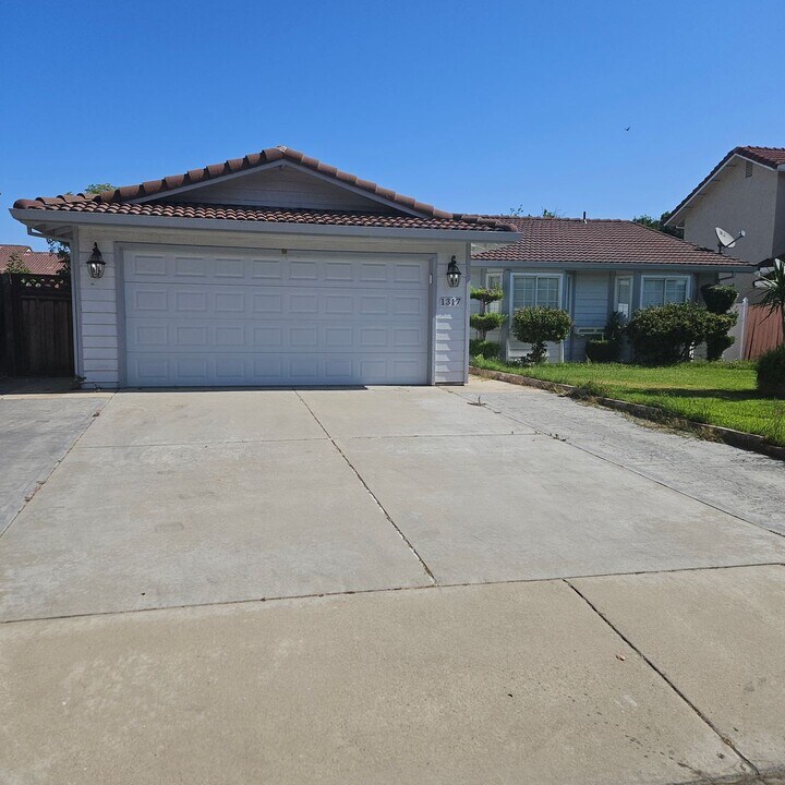 1317 San Pedro Ave in Ceres, CA - Building Photo