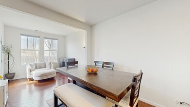 527 Watercress Dr in Aurora, IL - Foto de edificio - Building Photo