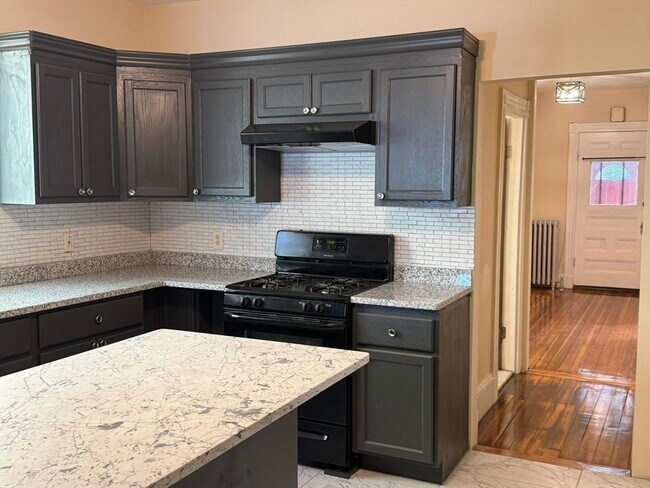 4 Dever St in Boston, MA - Building Photo - Building Photo