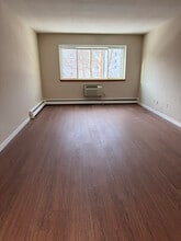 2260 N Summit Ave, Unit 109 in Milwaukee, WI - Building Photo - Building Photo