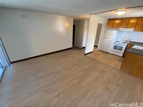 909 Ala Lilikoi St in Honolulu, HI - Building Photo - Building Photo