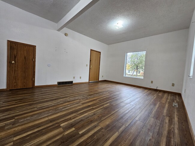 819 4th Ave W, Unit 1 in Spencer, IA - Building Photo - Building Photo