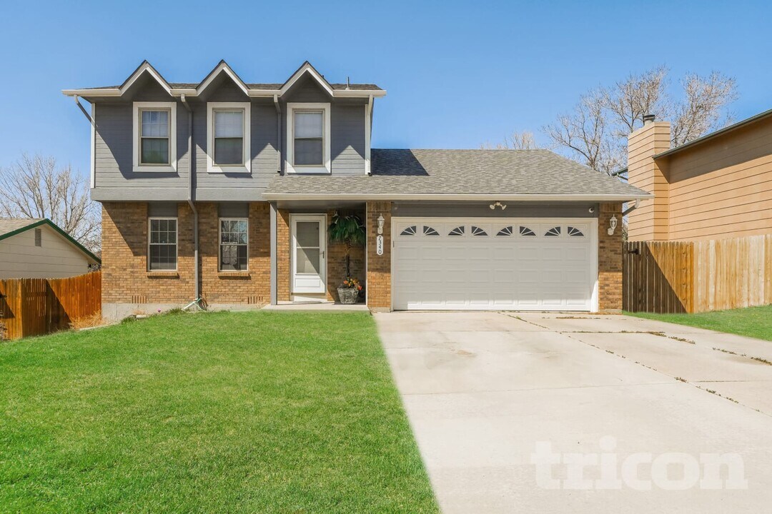 7340 Windy Peak Dr in Colorado Springs, CO - Building Photo