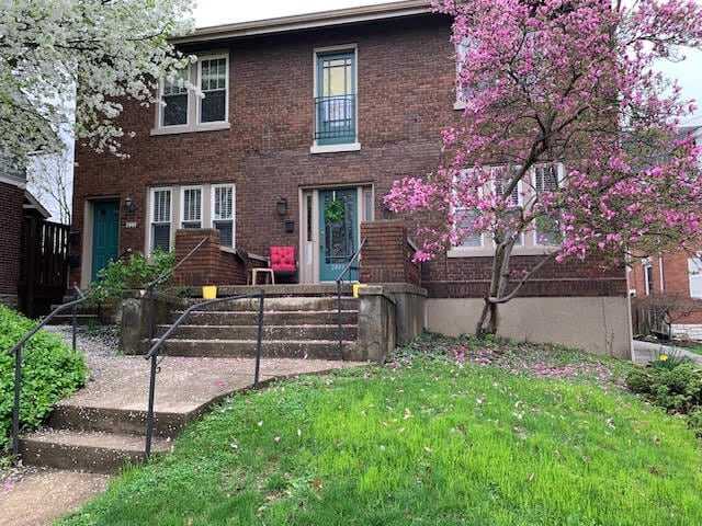 2449 Clybourn Pl, Unit Clybourn 3 in Cincinnati, OH - Building Photo