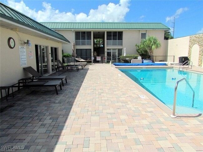 property at 3905 Del Prado Blvd S