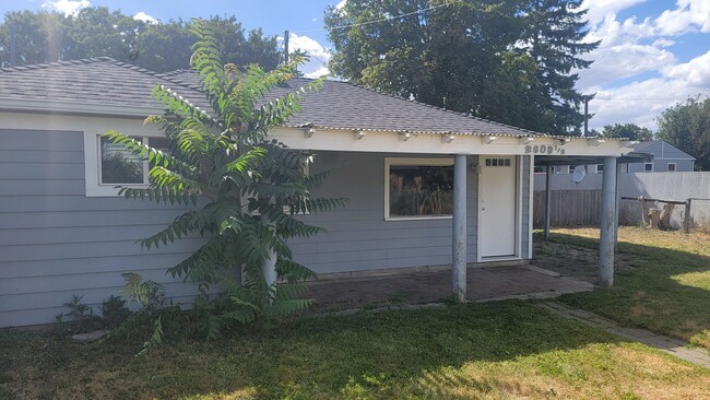 2609 N Vista Rd in Spokane, WA - Building Photo - Building Photo