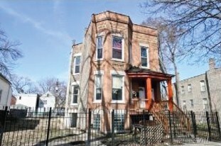 5328 S Carpenter St in Chicago, IL - Building Photo