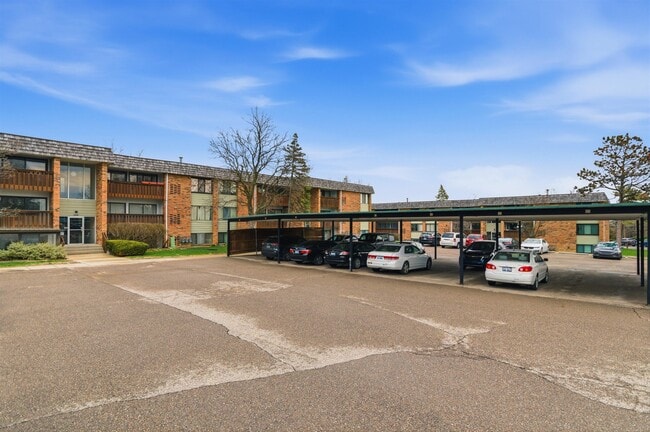 1235 S Maple Rd in Ann Arbor, MI - Building Photo - Building Photo