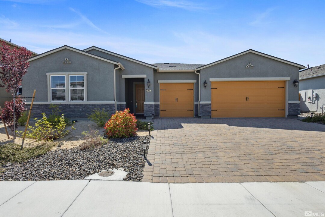 7927 Furnace Creek Ct in Sparks, NV - Building Photo