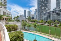 901 Brickell Key Blvd in Miami, FL - Building Photo - Building Photo