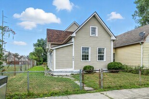 260 E Beecher St in Indianapolis, IN - Building Photo