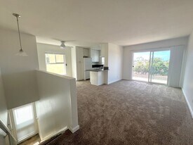 811-813 S Vulcan Ave in Encinitas, CA - Building Photo