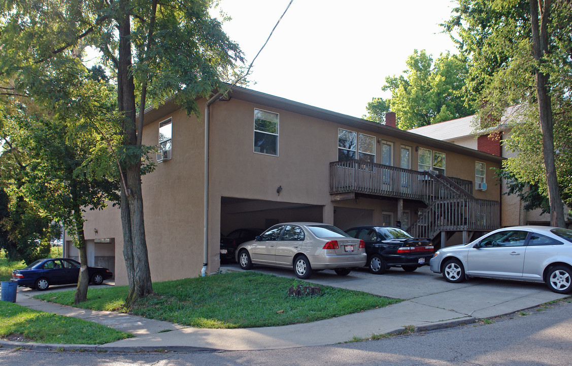 3262 Glendora Ave in Cincinnati, OH - Building Photo