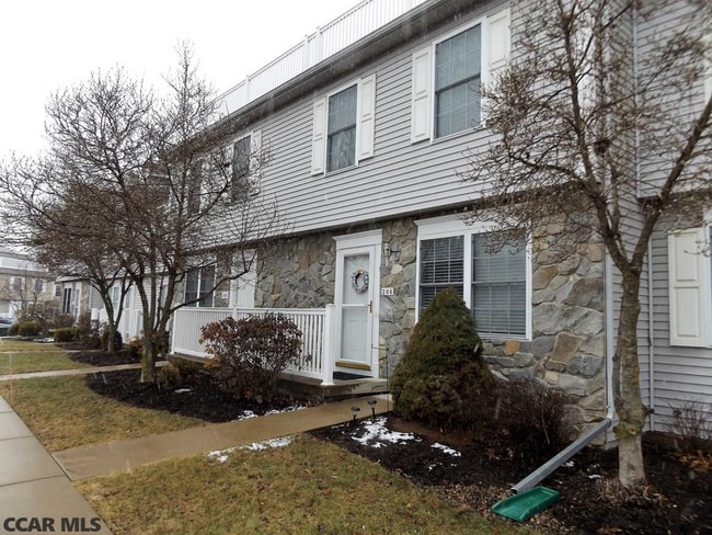 140 Birchtree Ct in State College, PA - Foto de edificio - Building Photo