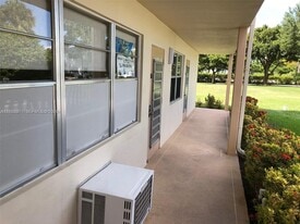 93 Ventnor E in Deerfield Beach, FL - Building Photo