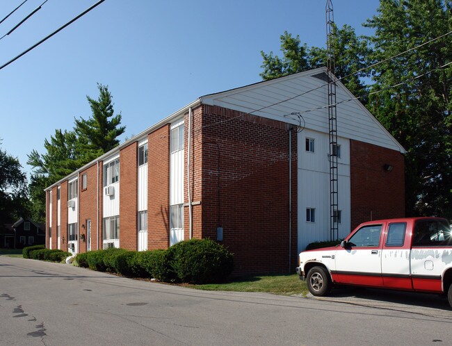 235 W Indiana Ave in Perrysburg, OH - Foto de edificio - Building Photo